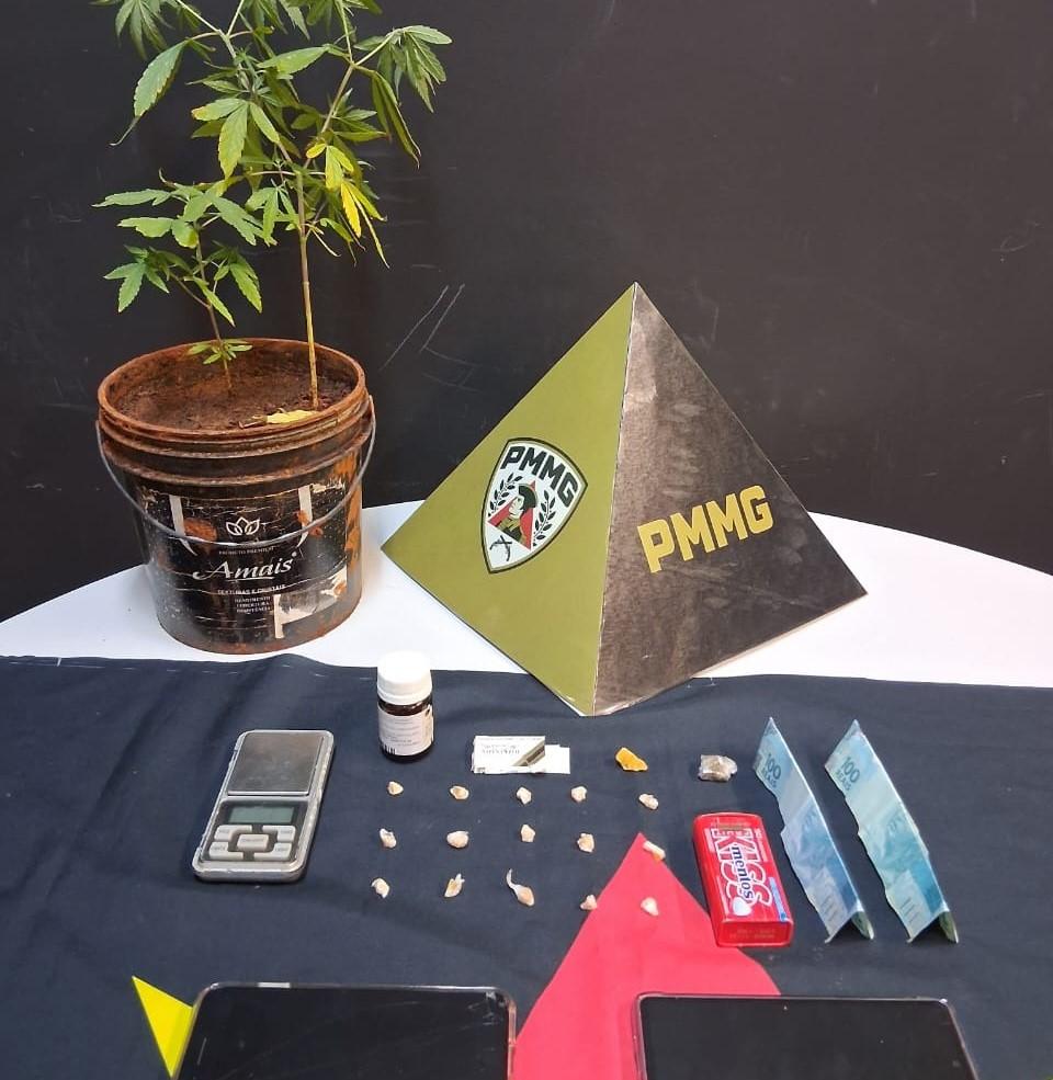 Mulher é presa e menor apreendido por tráfico de...