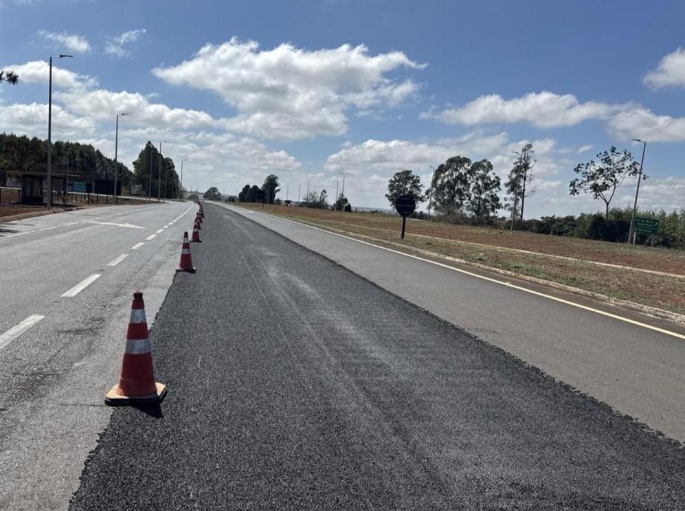 Trechos de rodovias na região, incluindo a BR-365 em...