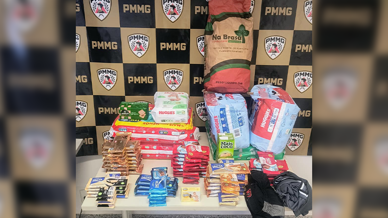 Homens são presos na BR-365 com grande quantidade de produtos furtados