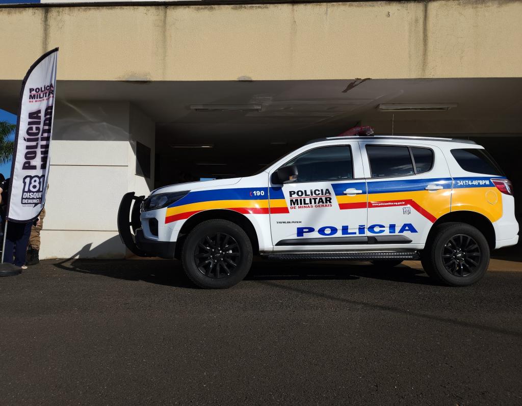 Disparos de arma de fogo atingem residências no bairro...