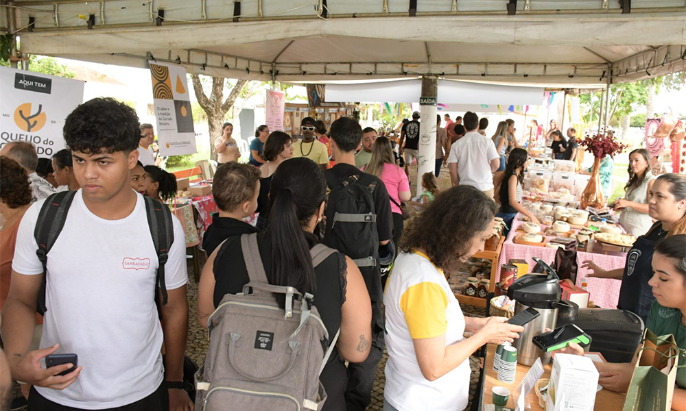 Secretaria Municipal de Cultura planeja 2º Festival do Queijo...
