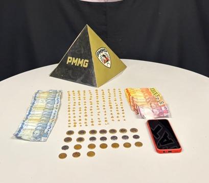 Três pessoas são presas por tráfico de drogas no...