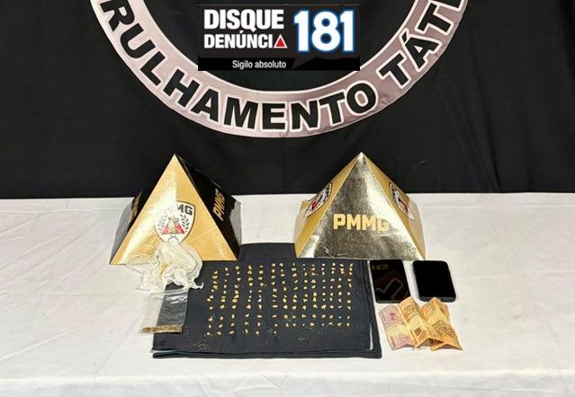 Jovem é preso por tráfico de drogas no bairro Santa Terezinha, em...