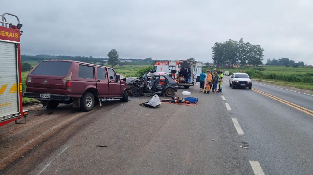 Mãe morre e duas mulheres ficam gravemente feridas em acidente na BR-365, em Patos de Minas