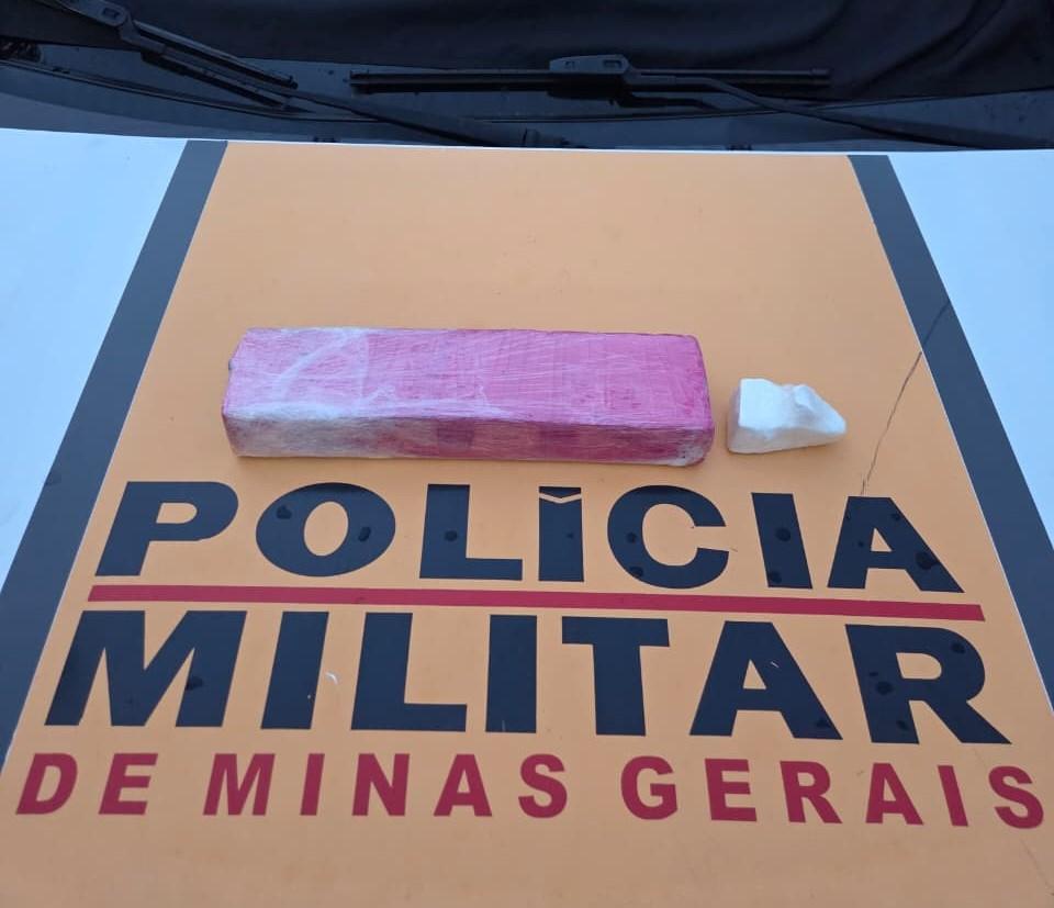 Passageiro é preso com drogas em ônibus na MG-230 no trajeto entre...