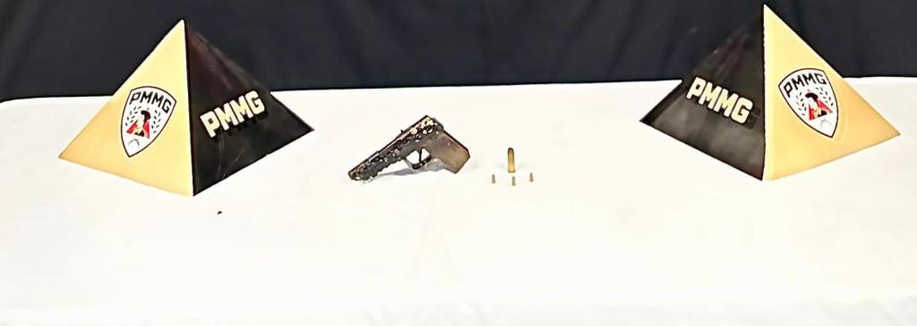 Jovem é preso e menor apreendido após localização de arma em Patrocínio