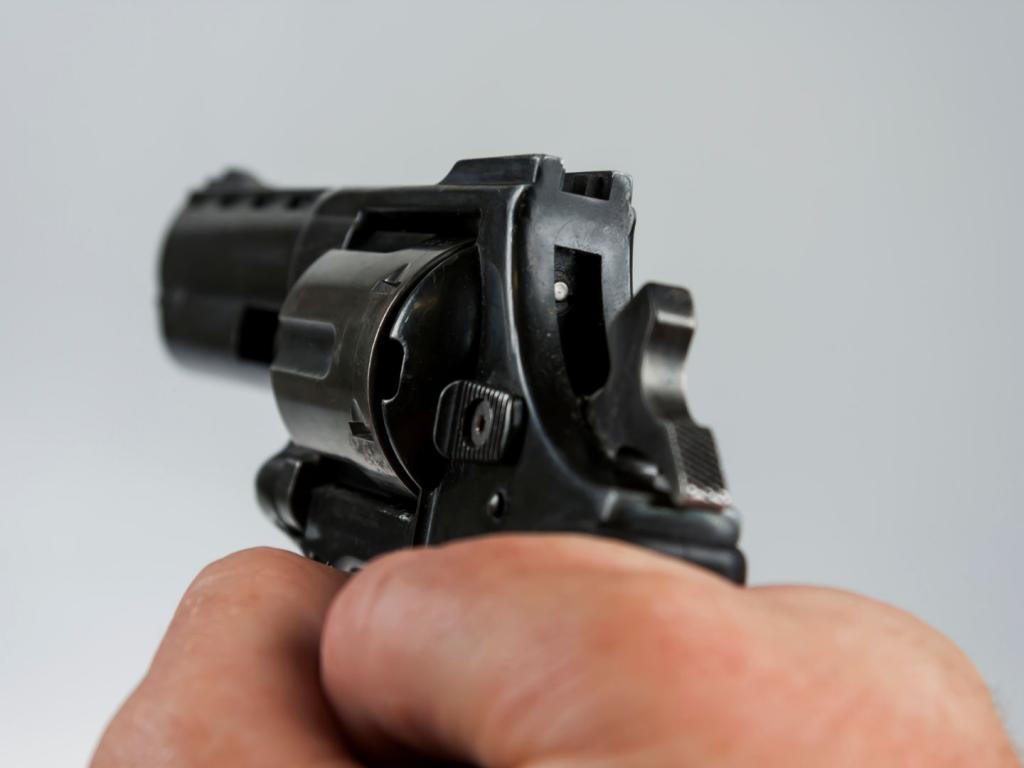 Acusado de tráfico de drogas troca tiros com PMs no bairro Congonhas,...