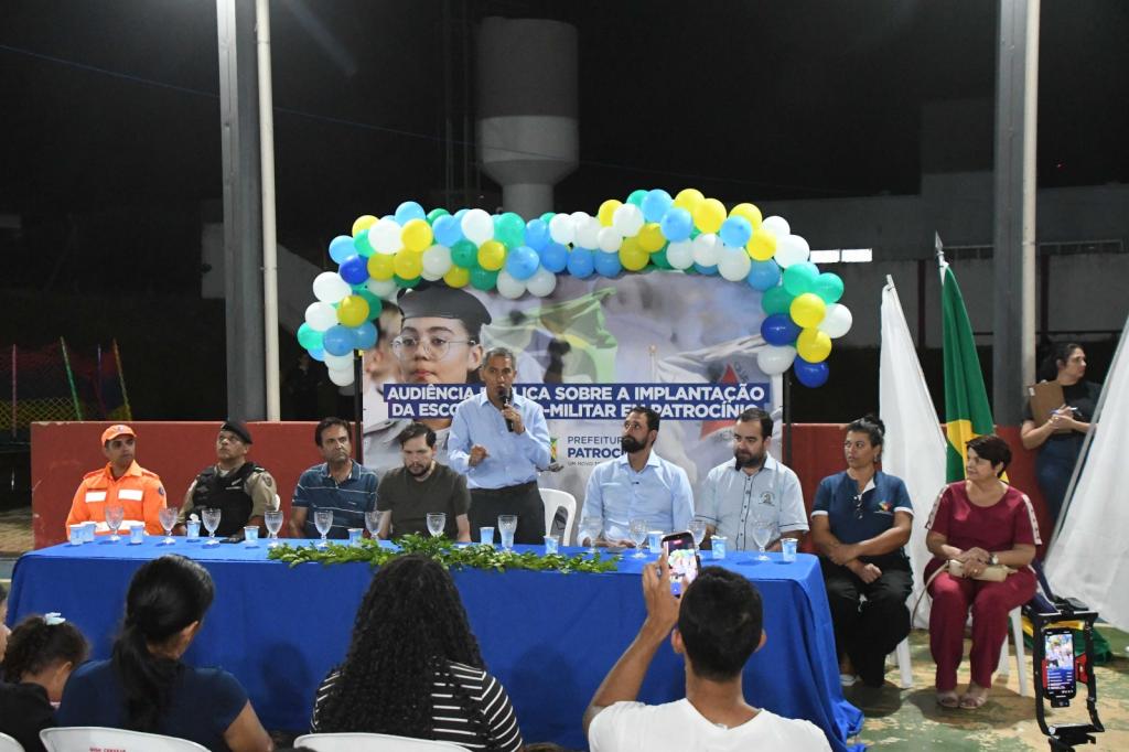 Audiência pública aprova criação de escola cívico-militar na E.M. Rogério Leonardo de...