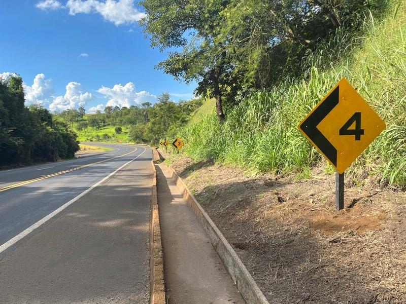 EPR Triângulo inicia intervenções em curvas de rodovias da região para reduzir acidentes
