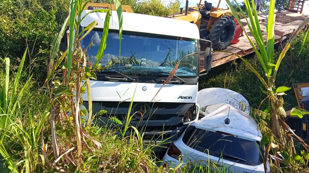 Acidente envolvendo sete veículos deixa três feridos na MGC-354, em Patos de...
