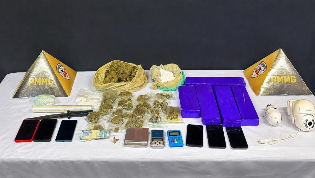 Operação no Santa Terezinha termina com três presos, um adolescente apreendido e drogas recolhidas